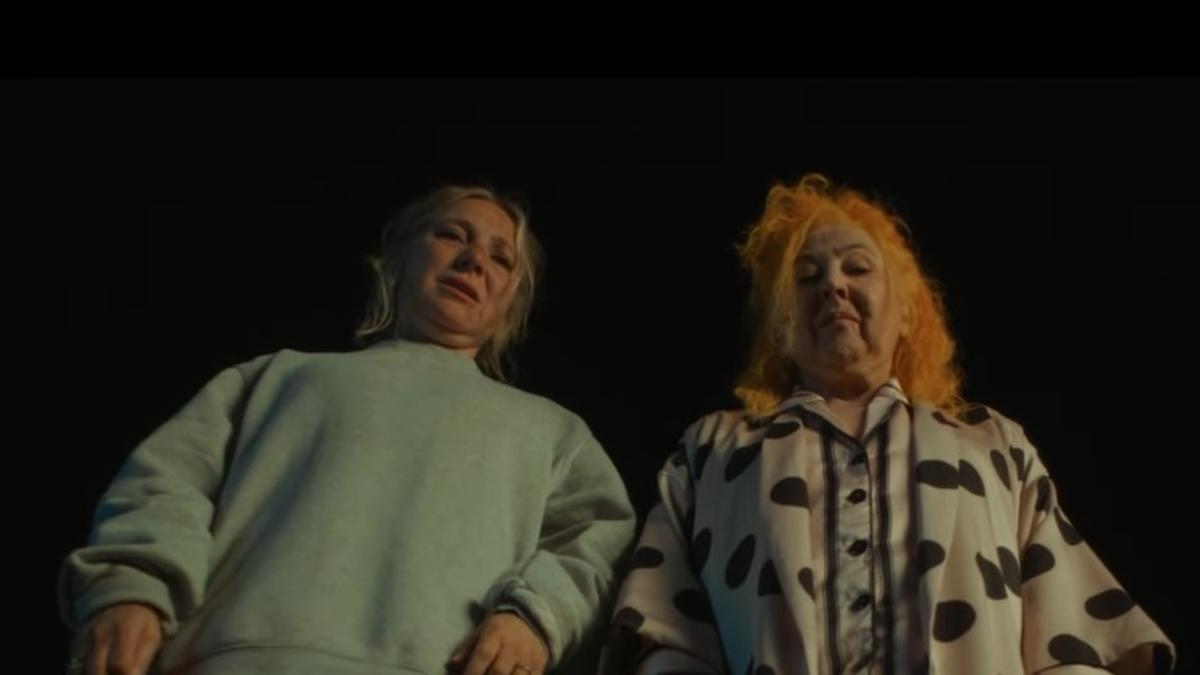 Pilar Castro y Carmen Machi en una escena de 'Furia'.