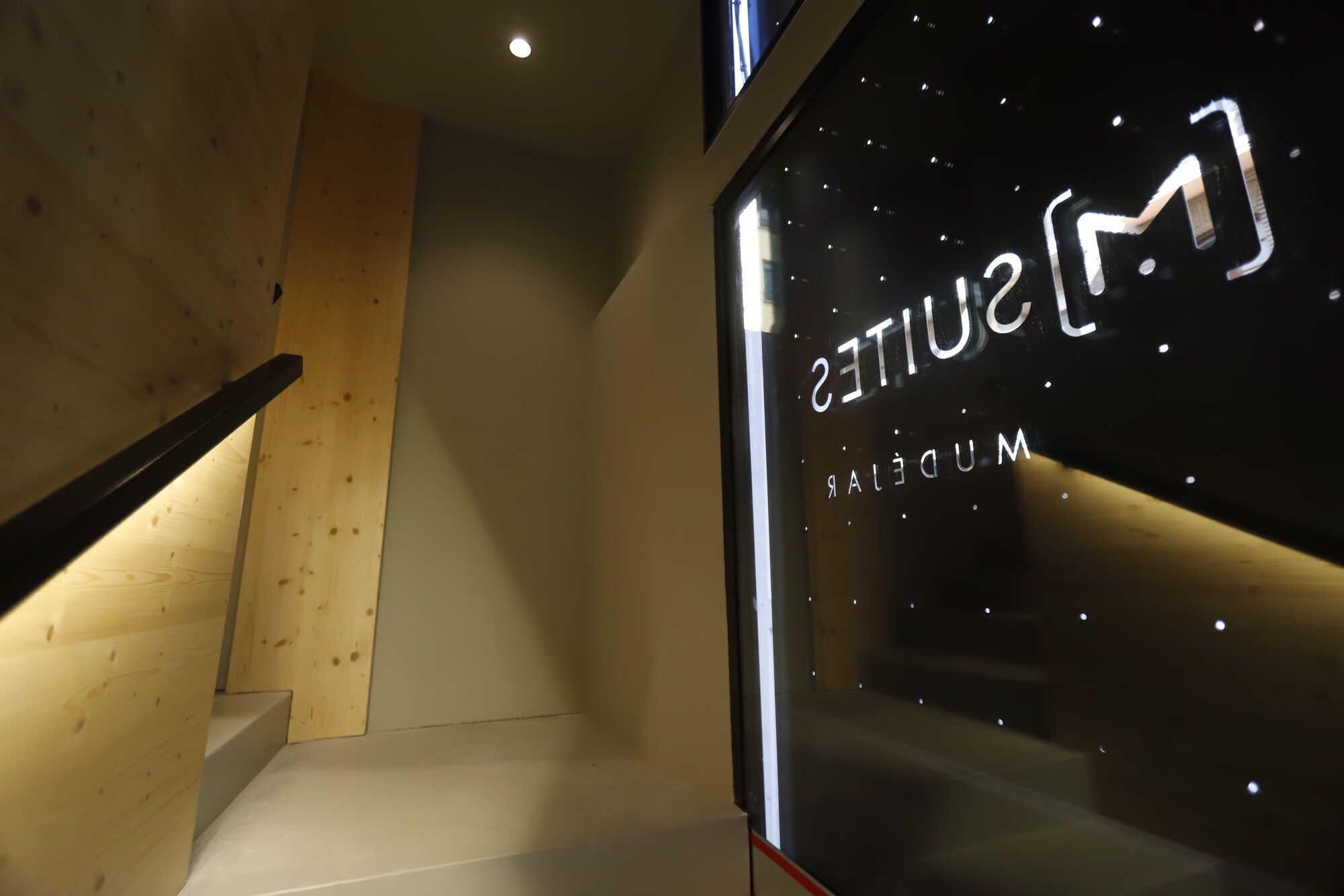 Así es por dentro el edificio que se montó como un mueble de Ikea en cinco días en el centro de Zaragoza