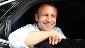 zentauroepp49241396 french president emmanuel macron reacts in his car as he lea190803165011