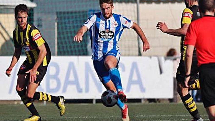 Imagen del partido de ayer entre el Rápido de Bouzas y el Fabril.