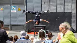 Manicómicos vuelve a llenar de teatro y circo los rincones de A Coruña