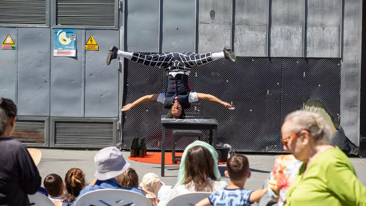 Manicómicos vuelve a llenar de teatro y circo los rincones de A Coruña