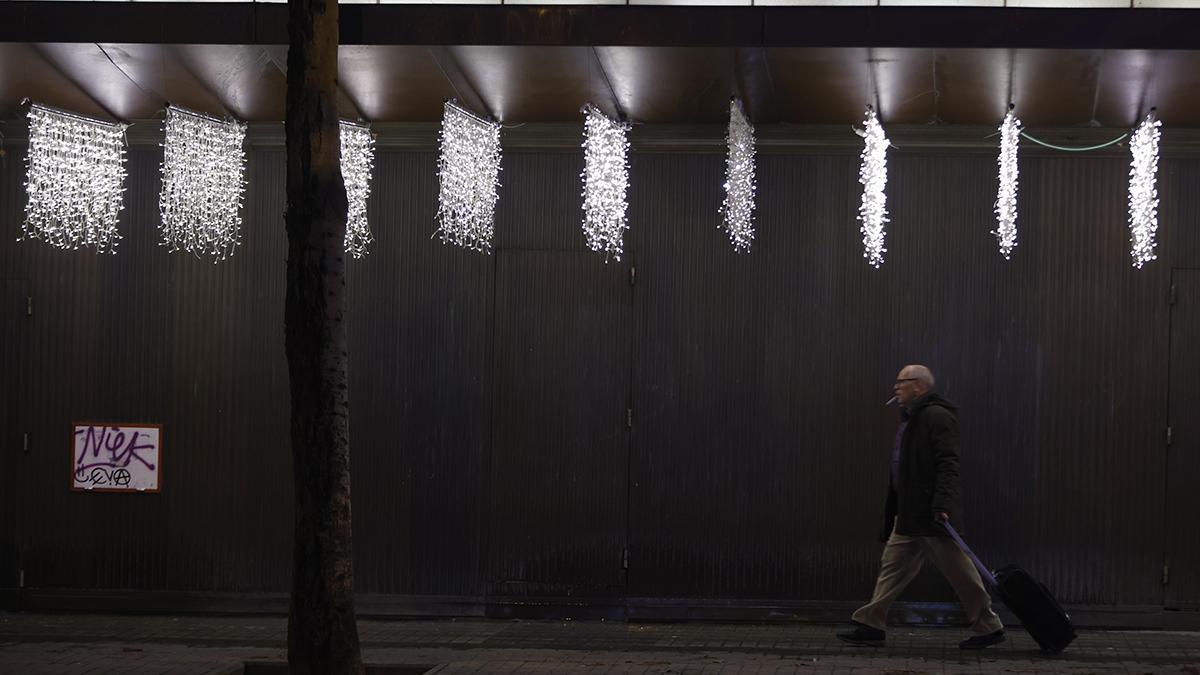 Ronda Sant Pere ilumina las aceras de El Corte Inglés