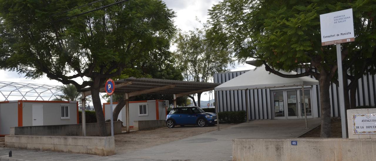 La empresa que debía realizar la ampliación del centro de salud de Moncofa abandonó la obra antes de empezar.