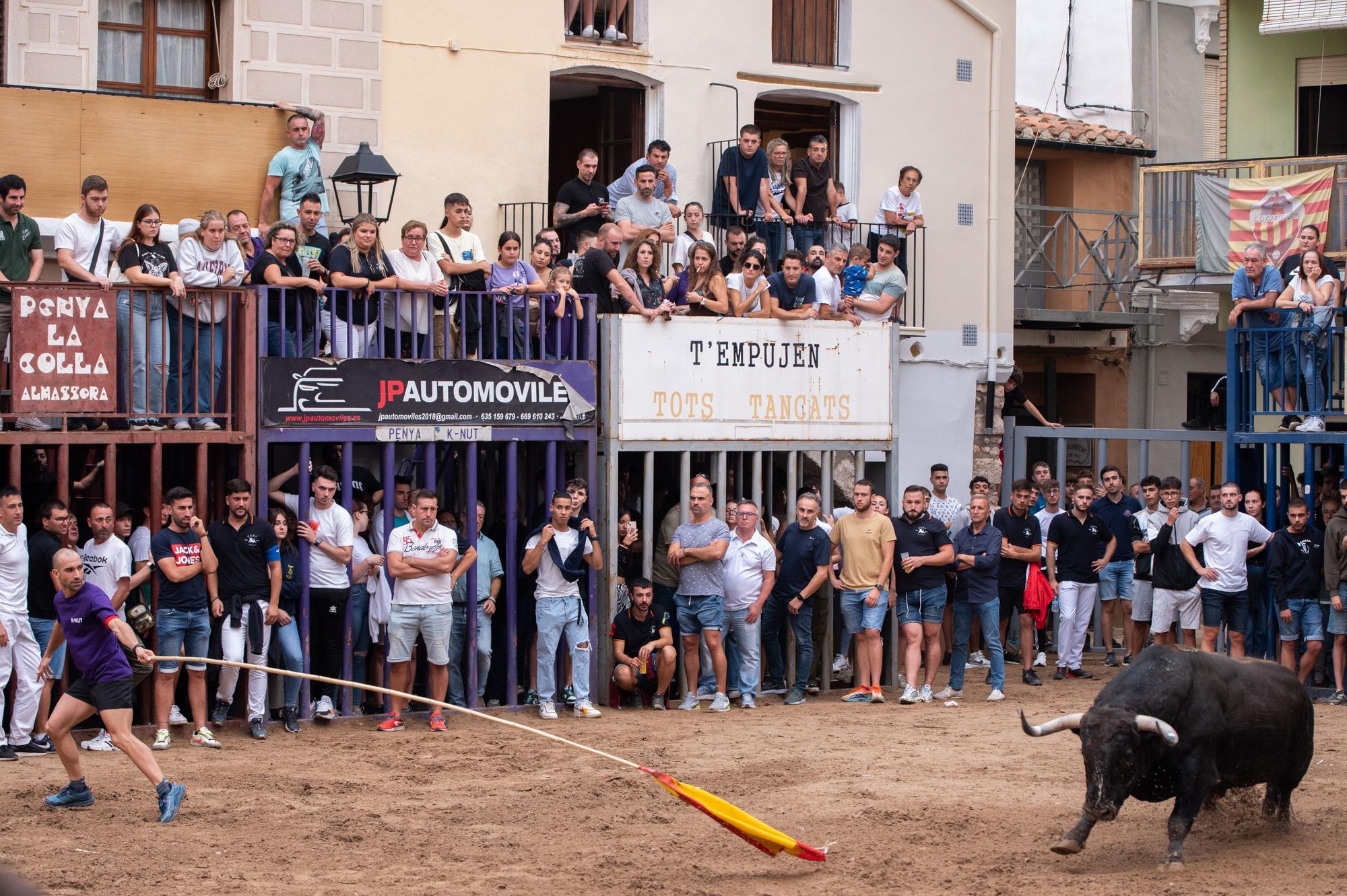 La tarde taurina del martes de las fiestas de Almassora, en imágenes