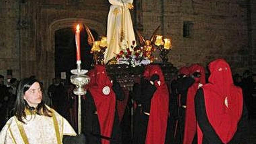 El Santísimo Cristo de la Misericordia cierra los desfiles procesionales del Domingo de Ramos