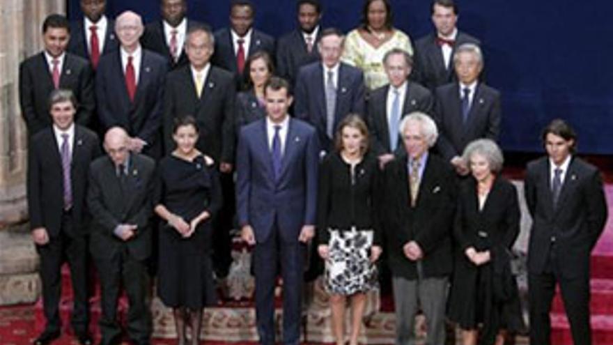 Don Felipe y Doña Letizia reciben a los galardonados con los Premios Príncipe de Asturias