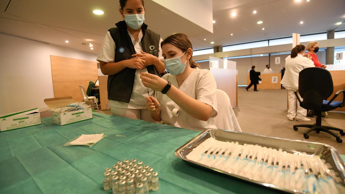 Vacunas preparadas en la sede administrativa de la Xunta