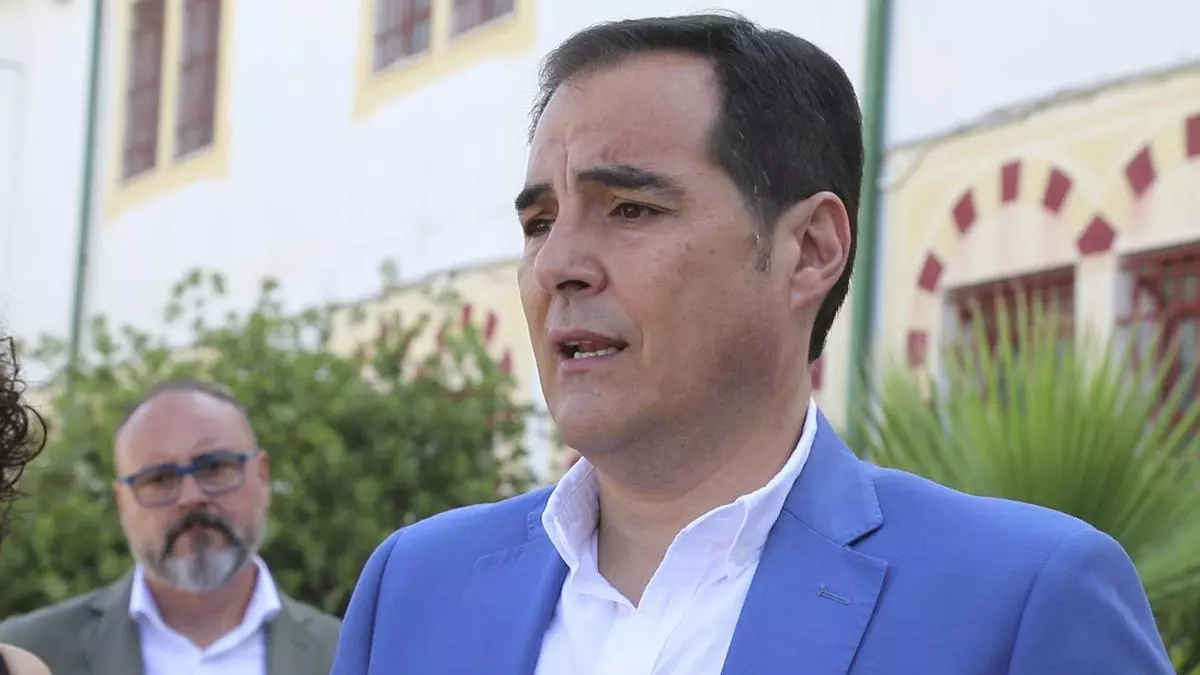 Nieto afirma que Montero "está en medio de la trama" del PSOE y tiene que dar explicaciones