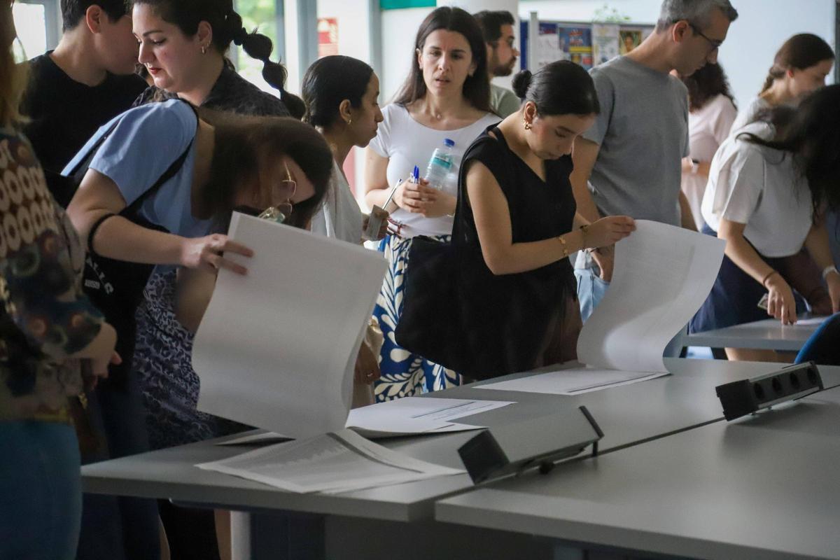 Fotogalería | Las oposiciones a la Administración del Estado en Badajoz, en imágenes