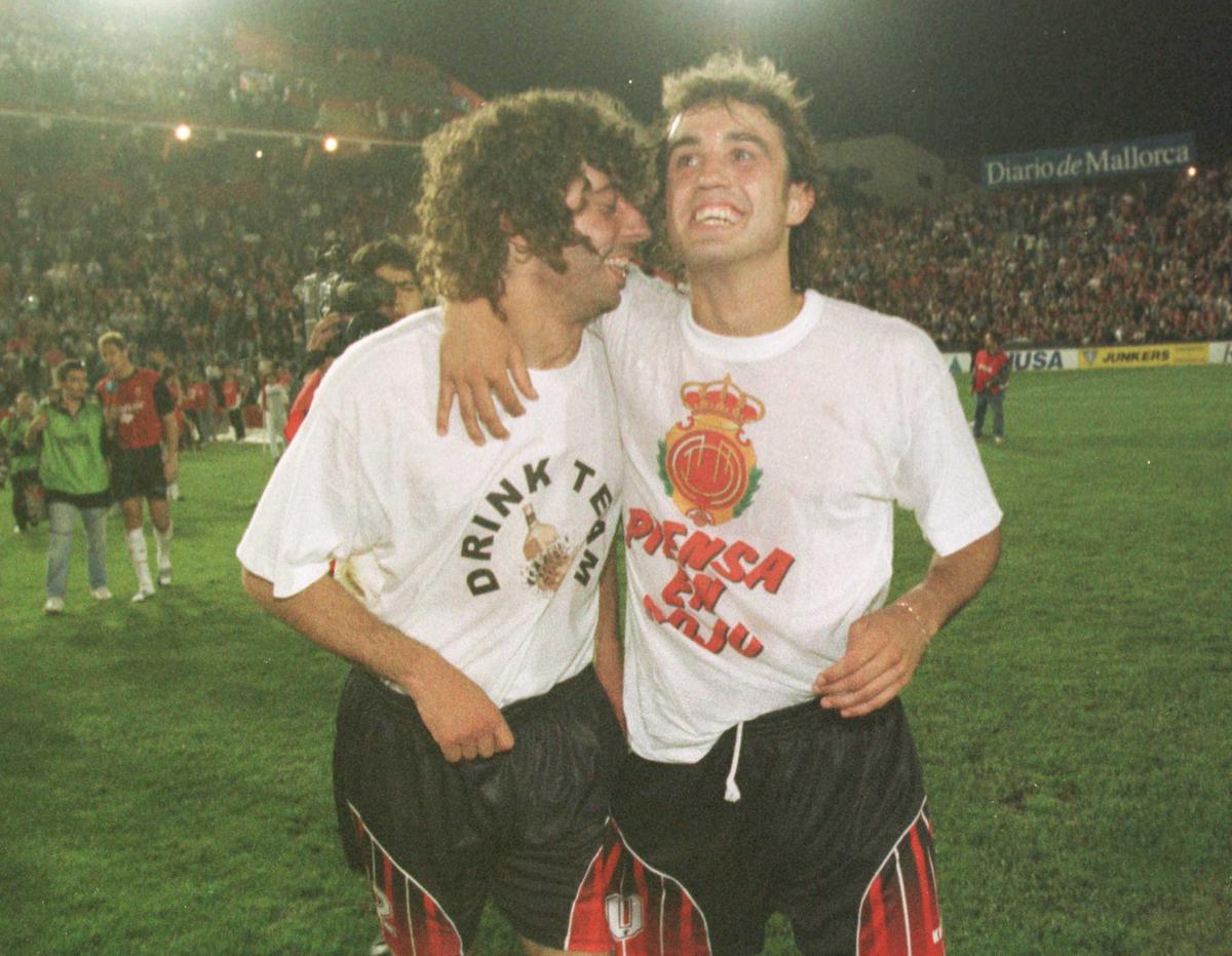 Iván Campo y Ezquerro, en el Lluís Sitjar tras clasificarse para la final de la Copa en 1998