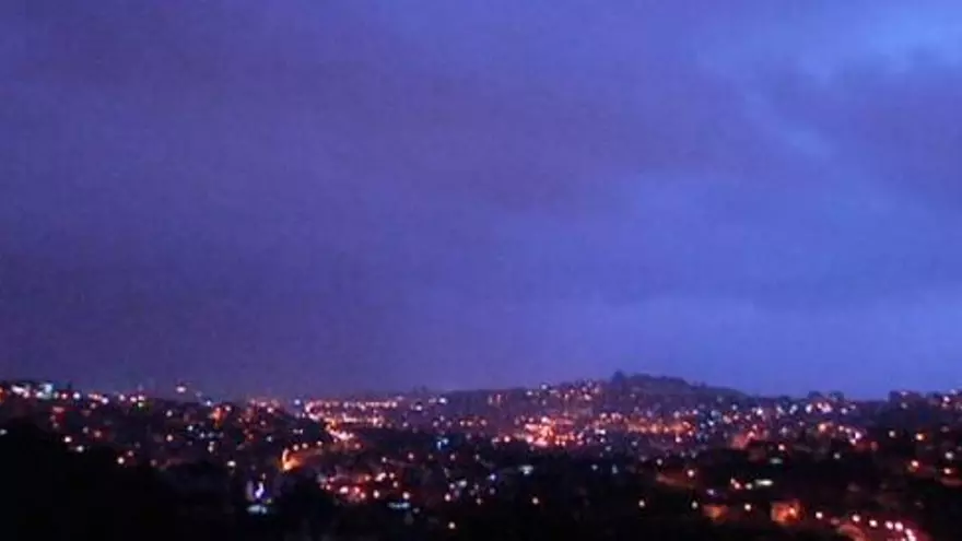 Una sinfonía de rayos resuena sobre Vigo