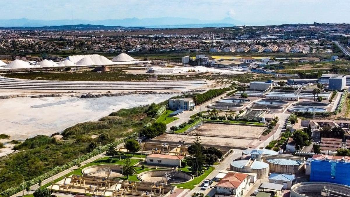 Panorámica de la estación depuradora de Torrevieja