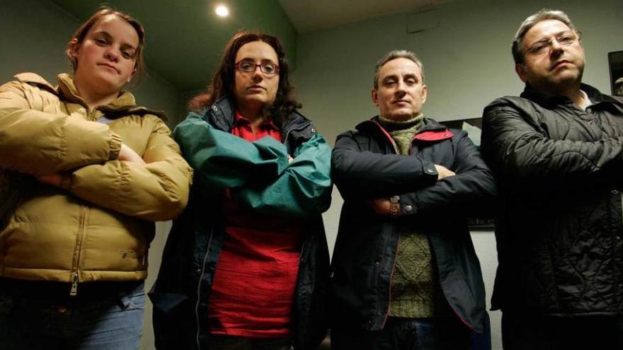 Sandra Escudero, Vanesa Lada, Otilio Martínez y Juan Pablo Molera, &quot;brazos cruzados&quot; durante el conflicto con el Ayuntamiento de Avilés.