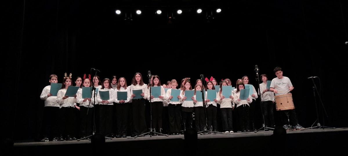GALERÍA | El Festival de Navidad de los colegios y la Escuela de Música de Toro, en imágenes