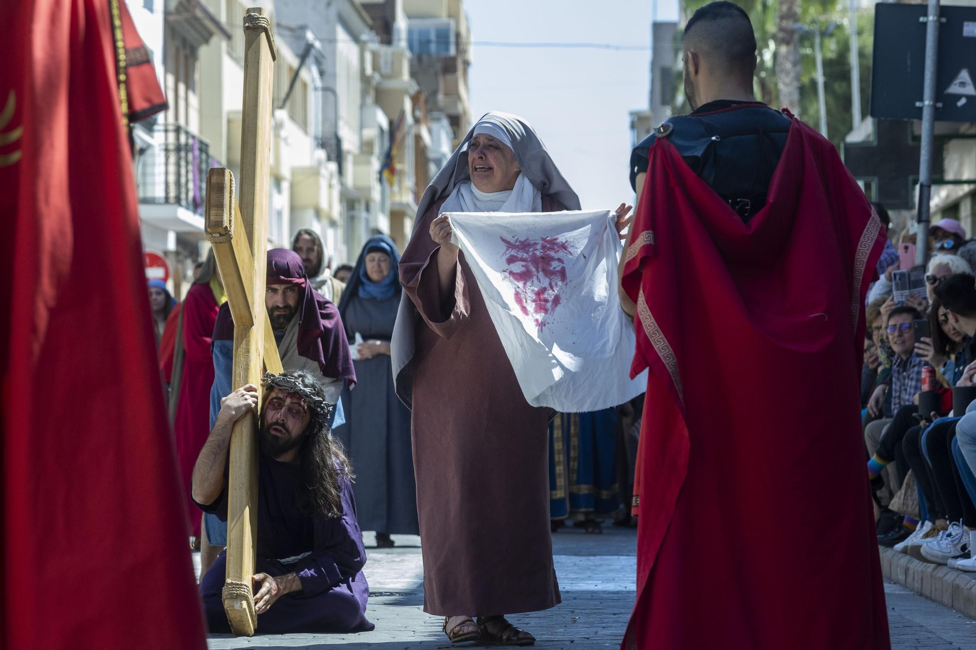 Benetússer vive la pasión de Cristo