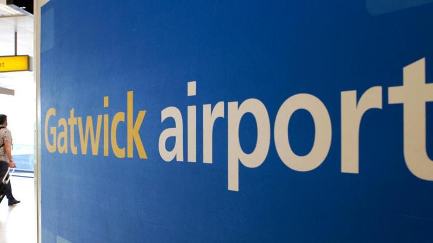 Evacúan una terminal de Gatwick y un avión en Ámsterdam