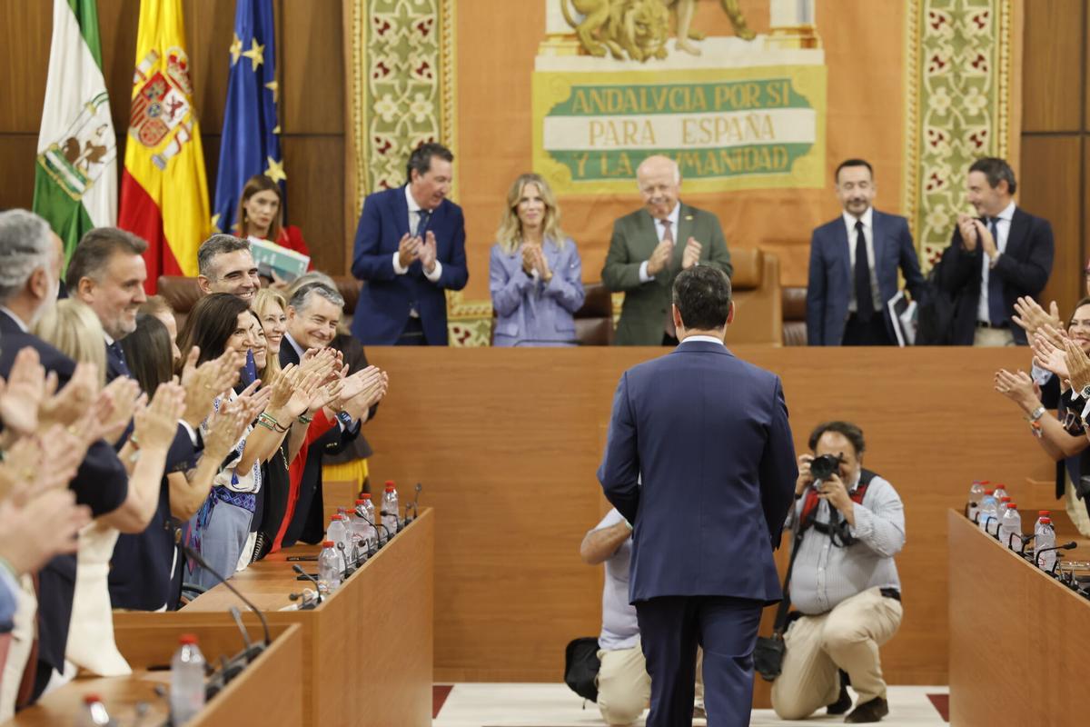 Juanma Moreno, investido presidente de la Junta de Andalucía tras alcanzar un acuerdo con Vox