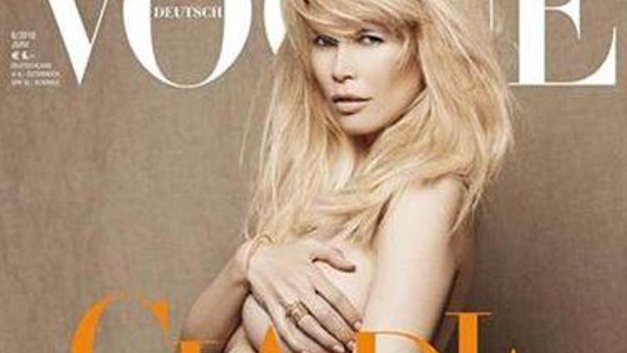 Claudia Shiffer en la portada del Vogue alemán de junio