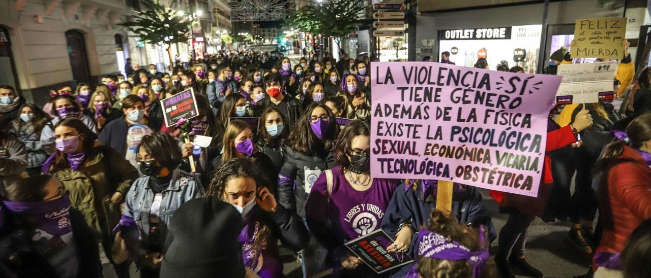 La Vega Baja protesta contra la violencia machista en el 25N