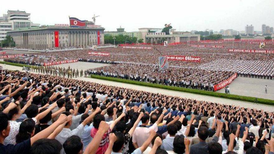 Pyongyang conmemora con un gran desfile el inicio de la Guerra de Corea