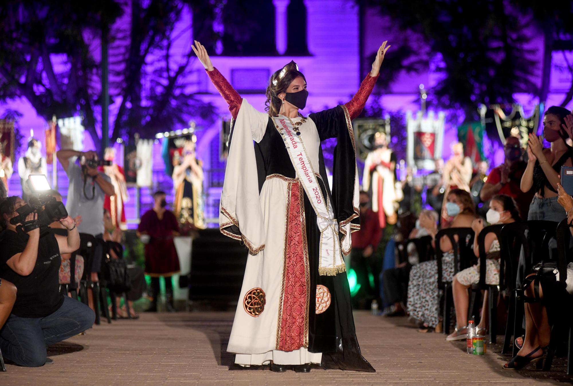 Moros y Cristianos presume de las abanderadas infantiles y mayores