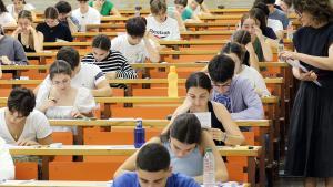 Exámenes de selectividad en la Universidad de Vigo, en junio