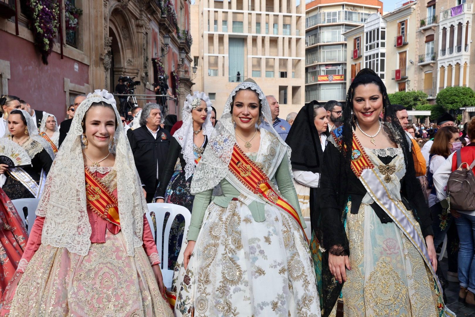 Carmen y Nerea descubren la "tronaera" y el Bando más divertido en Murcia