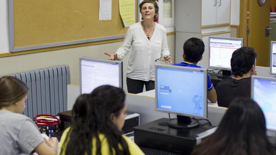 Estudiantes en un centro de formación de València.