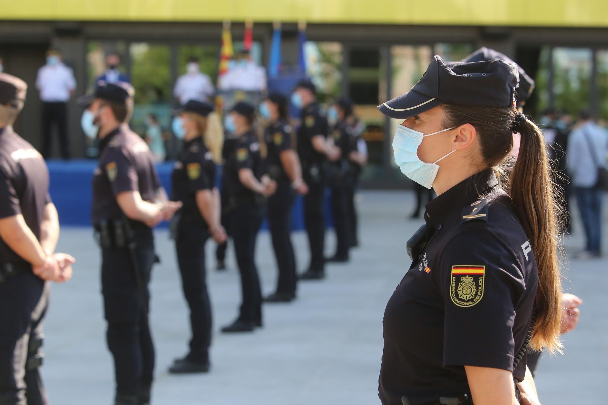 Entrega del bastón de mando a la comisaría de la Policía Nacional de Vila-real