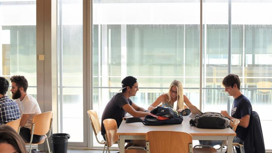 Estudiantes en la Universitat Politècnica de València.