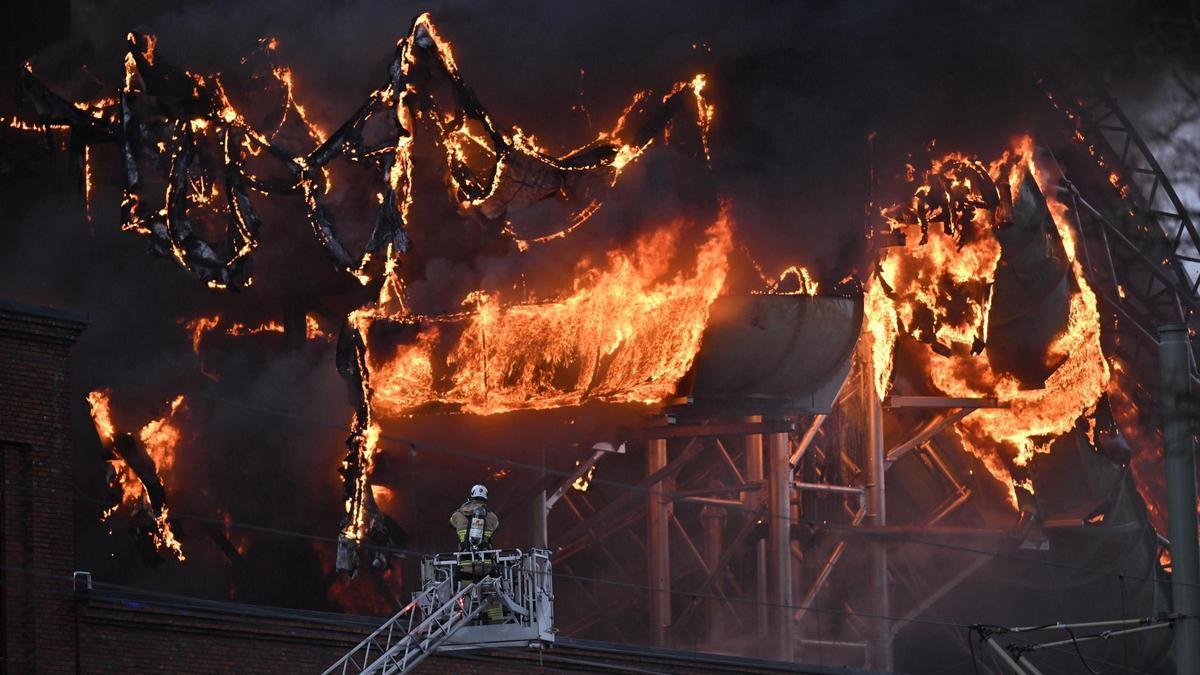 Incendio en un parque de atracciones de Gotemburgo, Suecia.