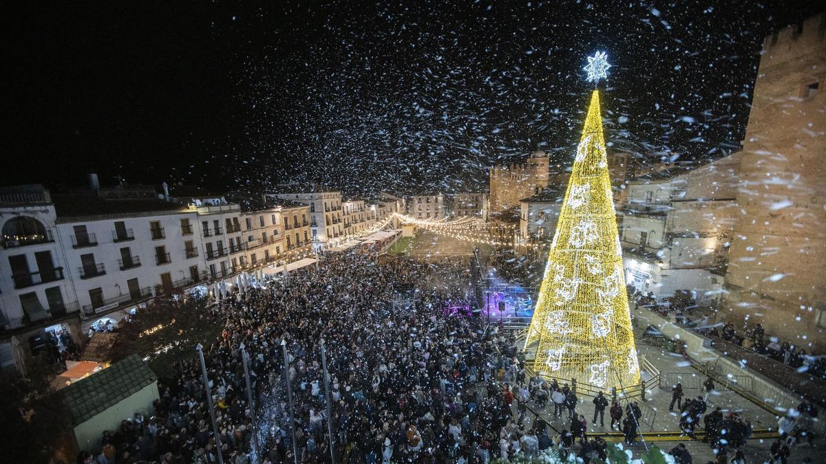 Vídeo | Encendido navideño en Cáceres