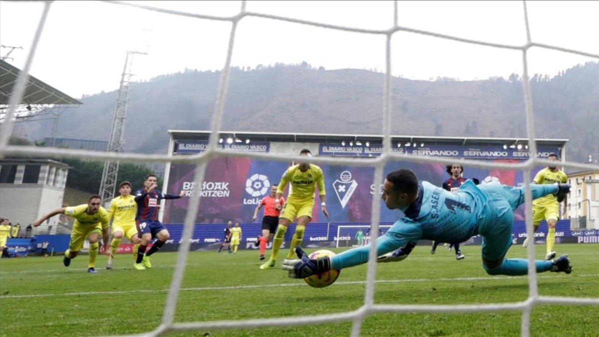 Un Villarreal en plena forma visita a un Eibar en horas bajas