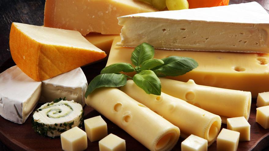 Estos son los quesos que menos engordan y son más saludables