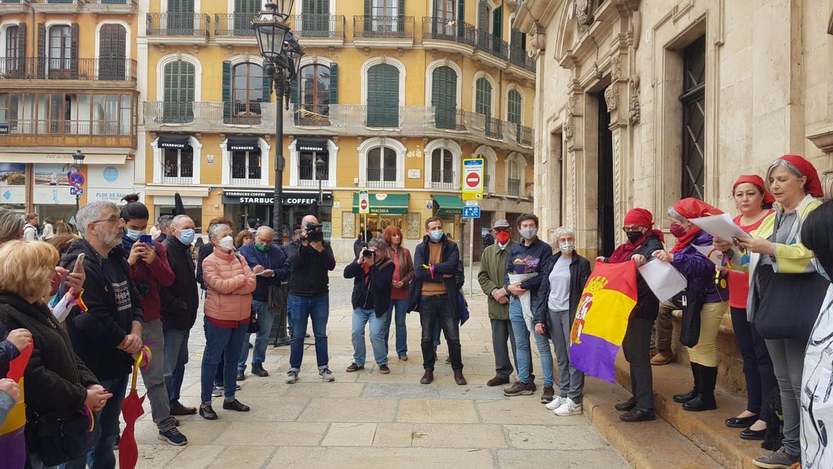 Acto por la república en la plaza de Cort de Palma.