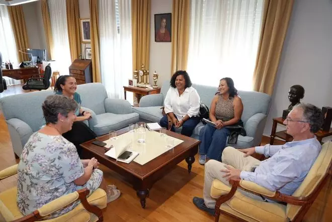 Mujeres Migrantes alerta de trabas para las familias y problemas laborales durante la regularización