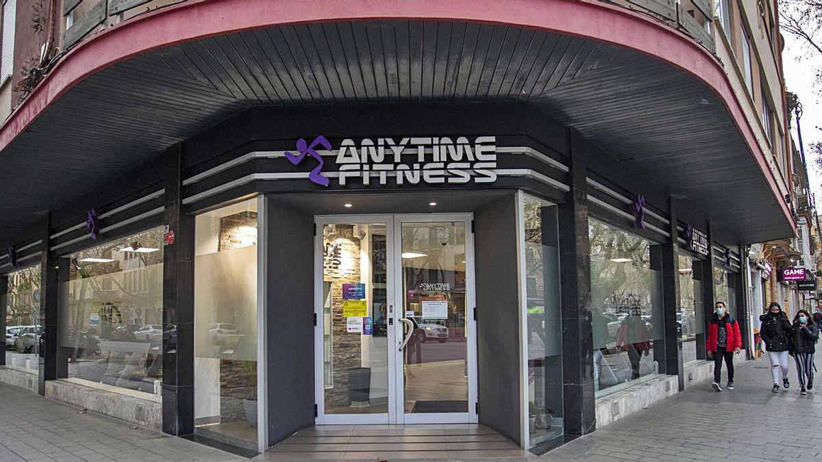 Exterior del gimnasio Anytime Fitness.