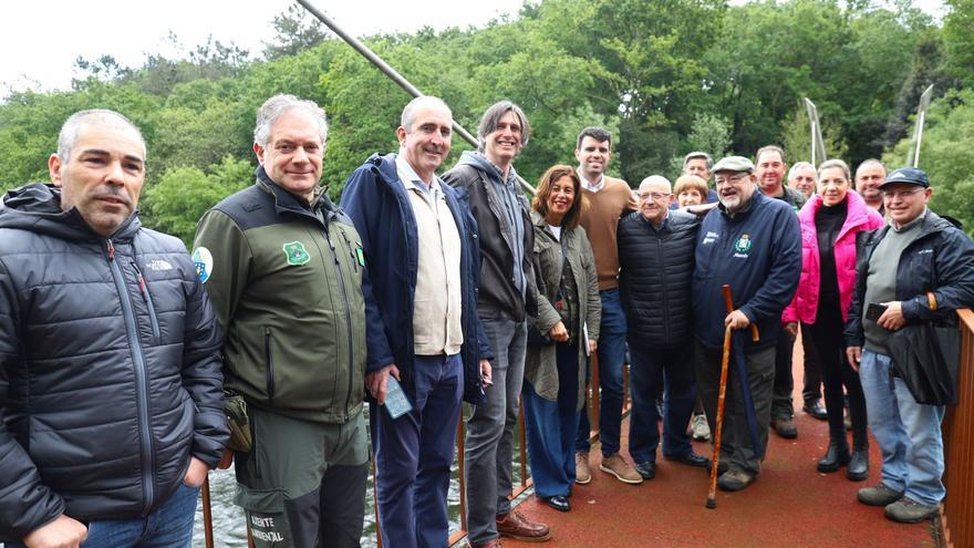 Buscan el relevo generacional a pie del río Ulla: el pescador gallego tiene ya 60 años de edad media