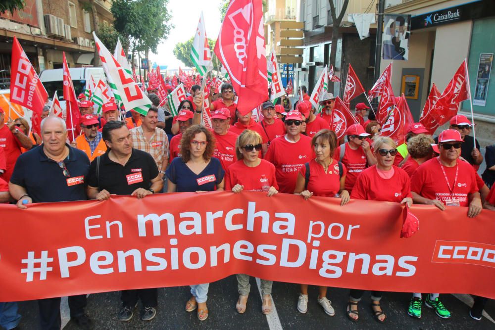 Casi mil personas participan en Málaga en la Marcha por las Pensiones