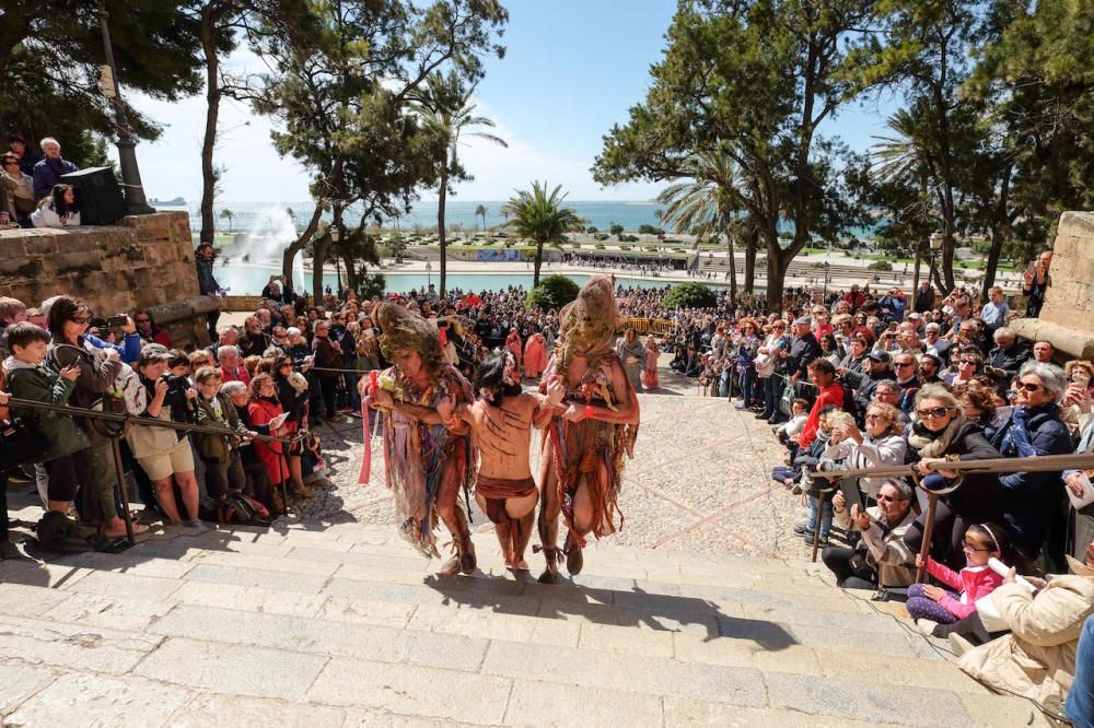 La devoción del Via Crucis de Llorenç Moyà regresa a la Seu