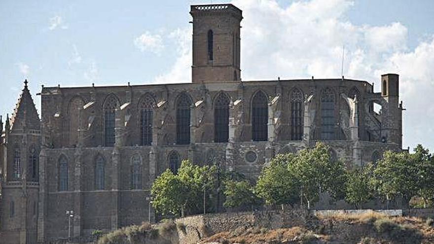 La façana sud de la basílica de la Seu, on es rehabilitarà un arc boterell