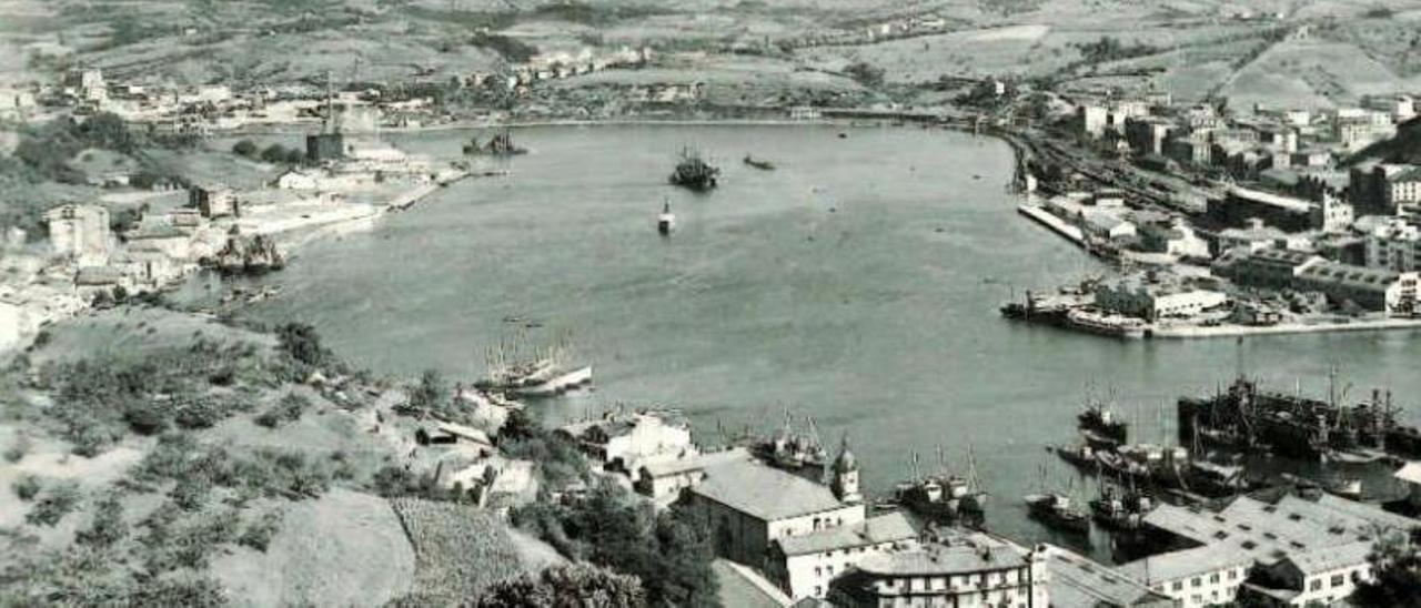 Unha vista da ría de Pasaia, base da pesca do bacallao e dos mariñeiros galegos.