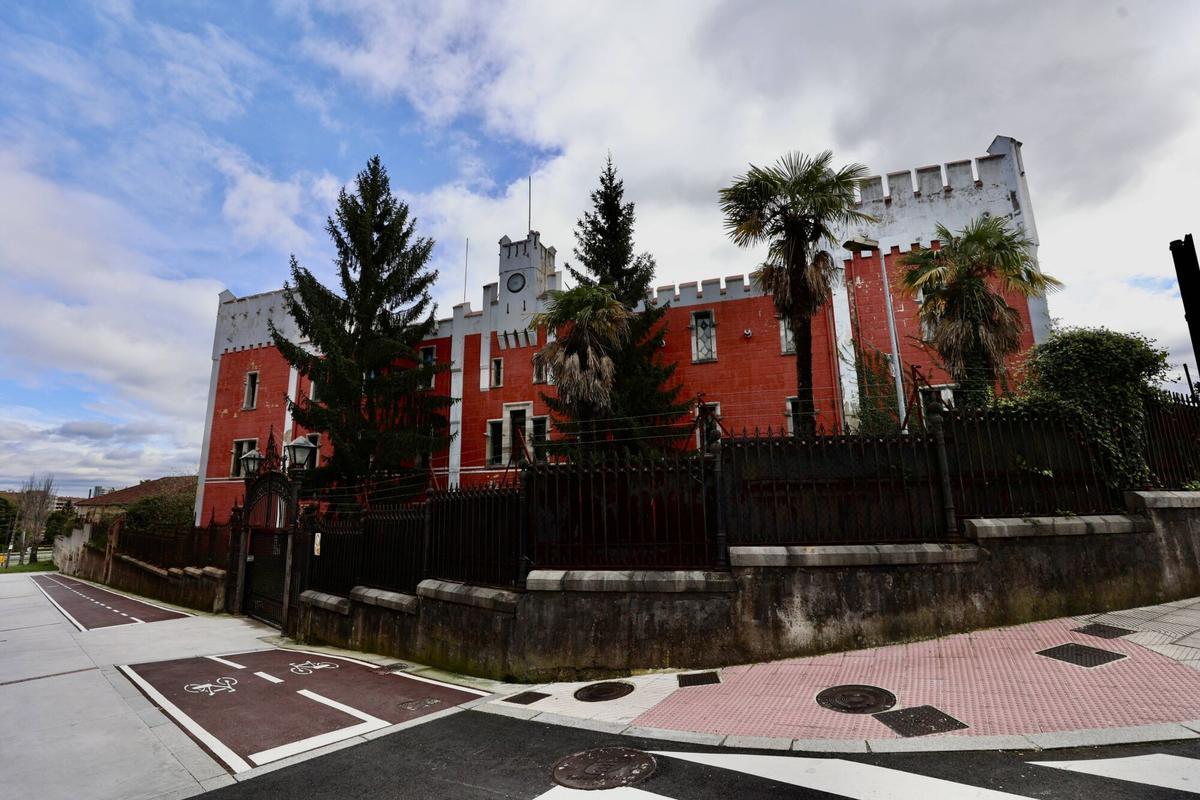 El castillo de la antigua Fábrica de Armas de La Vega