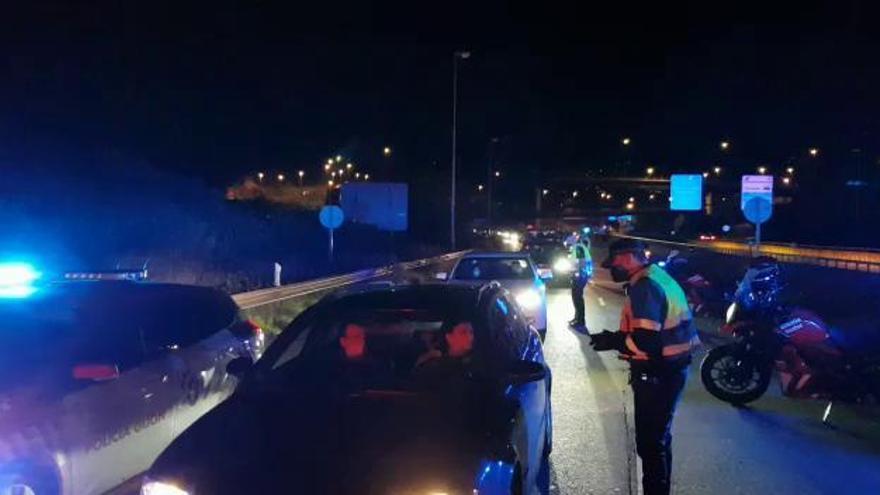 Cierre de Gijón: Control a la entrada y salida de la ciudad, en el nudo de el Llano