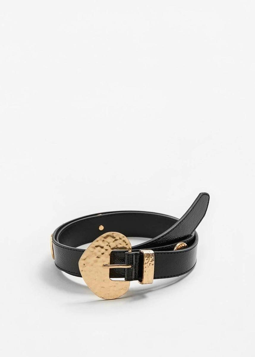 Cinturón negro y dorado de Mango (Precio: 5,99 euros)