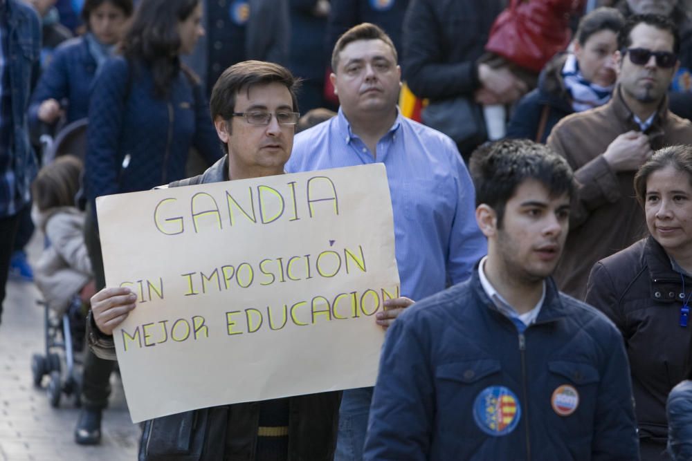 Manifestación en València contra el plurilingüismo