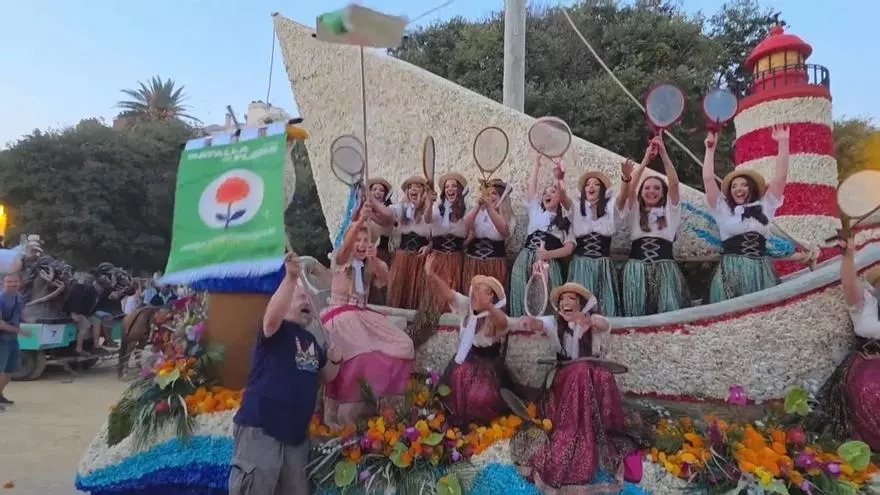 Celebracion del premio máximo de la Batalla de Flores de València