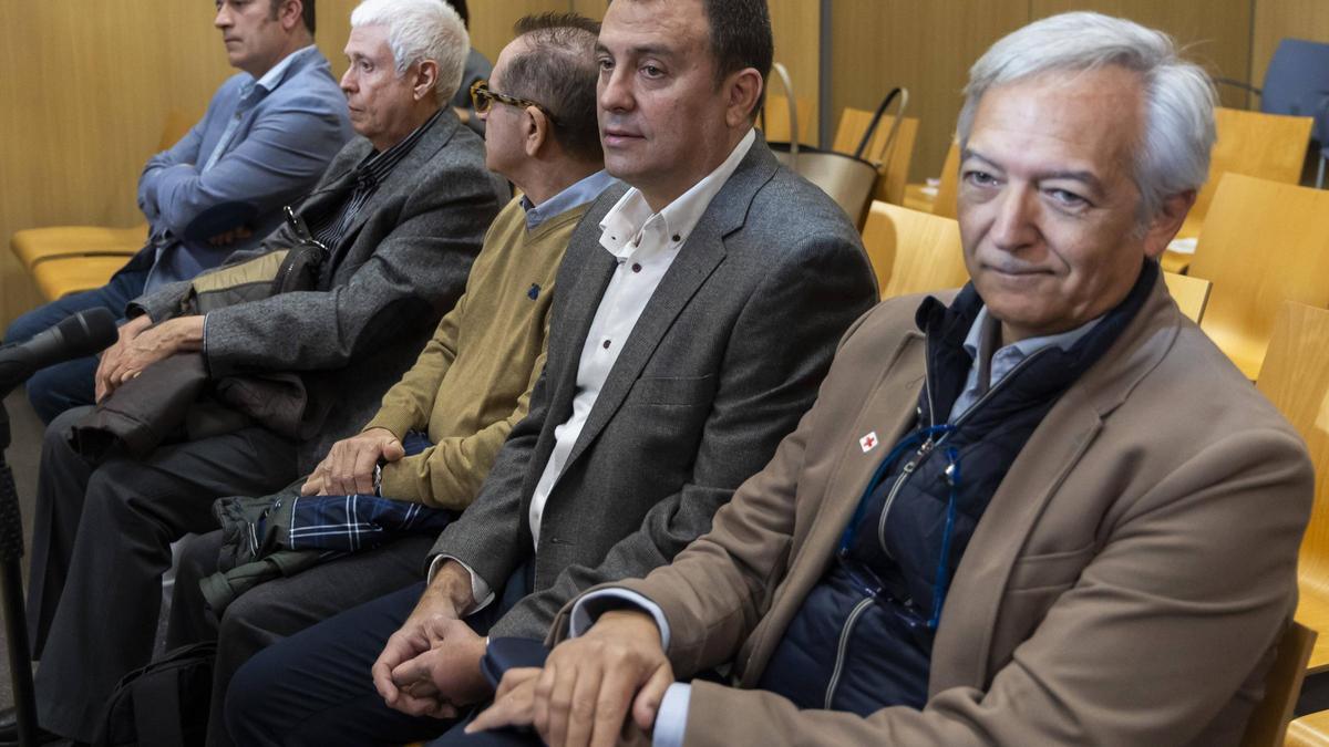 Los cinco acusados en la pieza K del caso Taula.