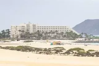 El Consejo de Estado frena el derribo del Hotel Tres Islas